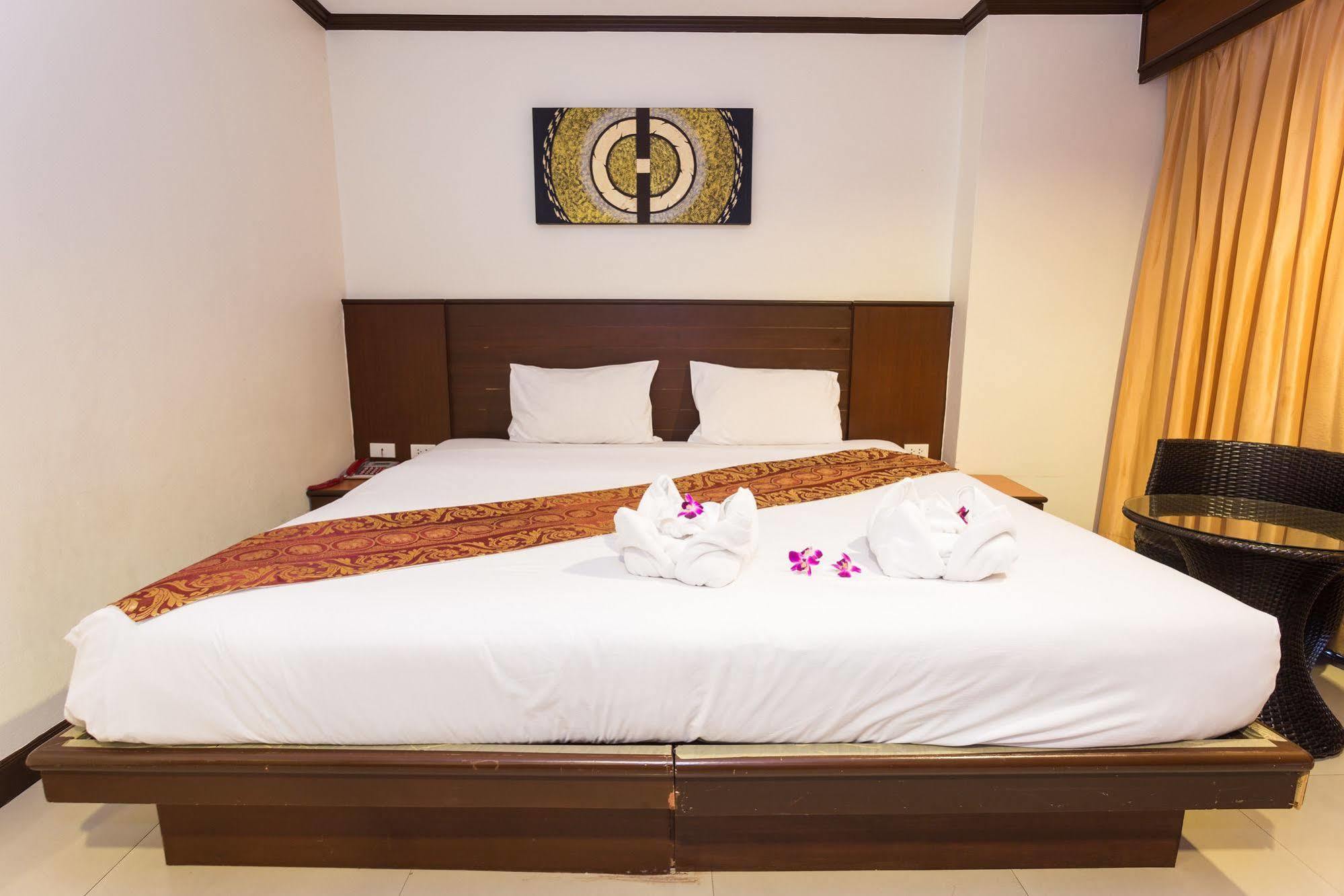 Sharaya Patong Hotel Eksteriør bilde