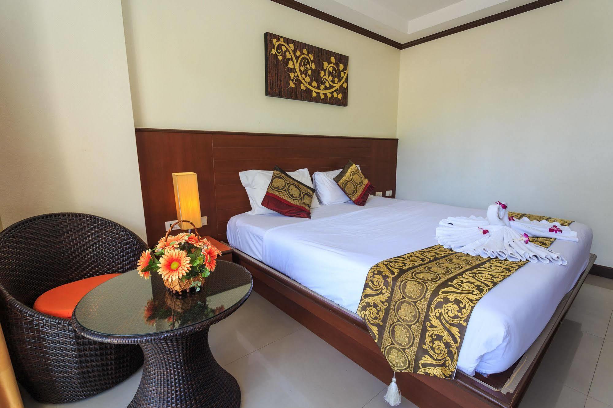 Sharaya Patong Hotel Eksteriør bilde